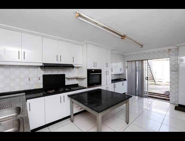 5 BEDROOM FREEHOLD FOR SALE IN SYDENHAM